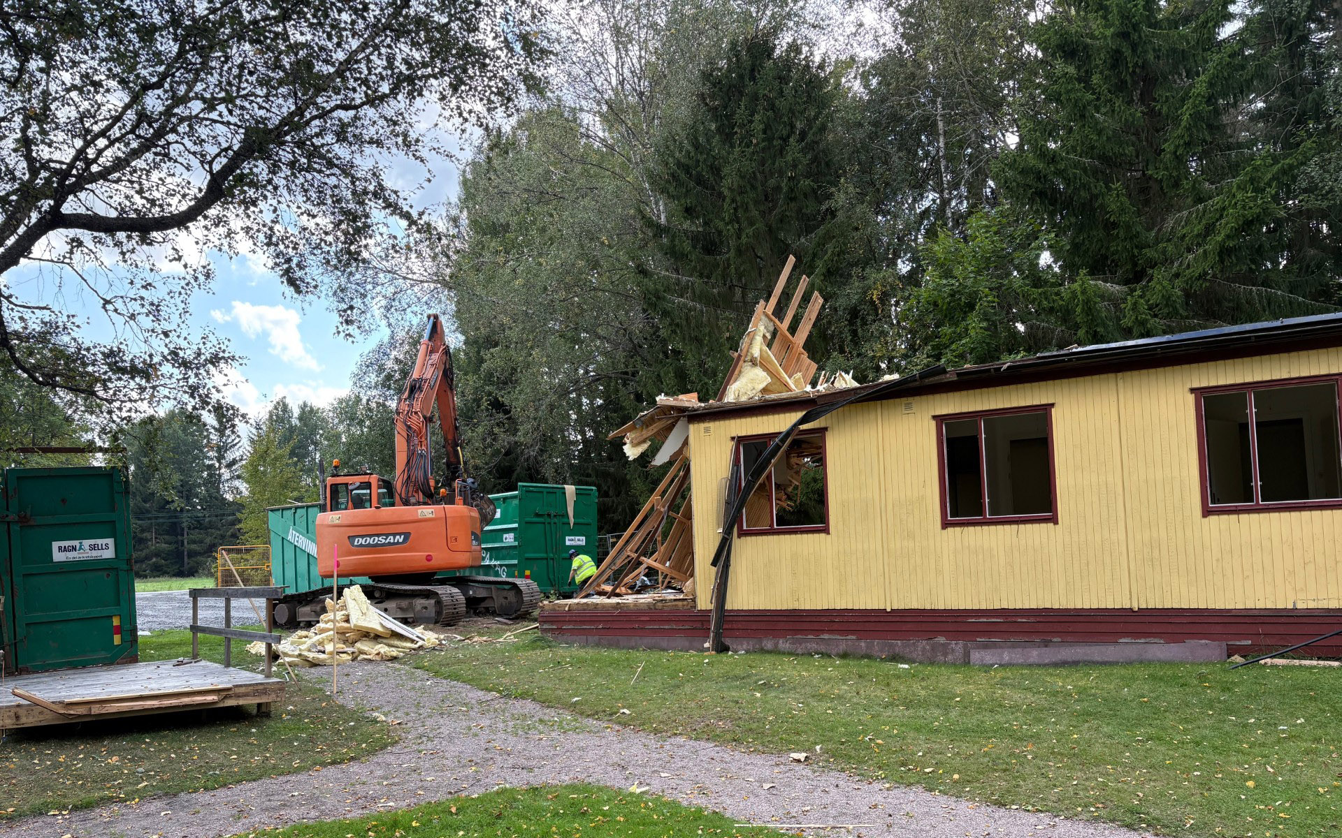 Rivning av gamla byggnader