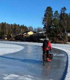 Skridskoåkning på sjön vid Tallkrogen